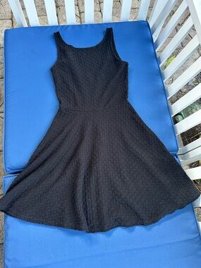Divided H&M Black Textured Sleeveless Skater Dress Size 4